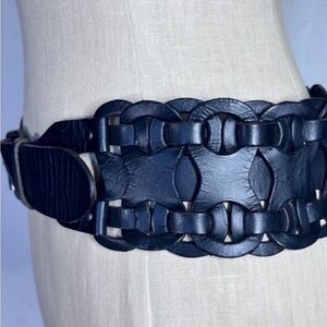 Black Wide Leather woven, looped leather design
▪️Length 36”
▪️Width 3”
Like New